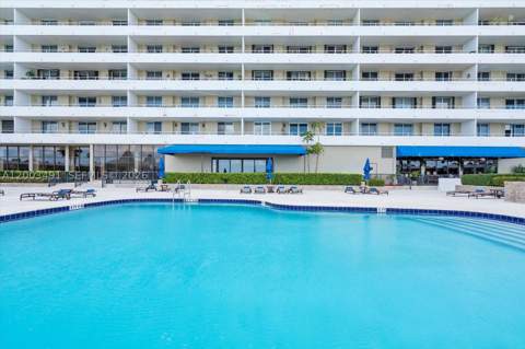 5555 Collins Ave 3C, Miami Beach FL - photo 24 of 34