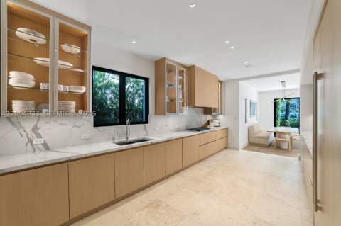 5763 Pine Tree Dr, Miami Beach FL - photo 13 of 27