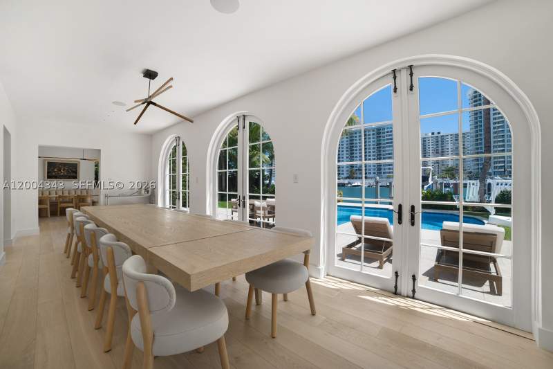 5 bedroom SingleFamilyResidence at 5763 Pine Tree Dr, Beach View Sub, Miami Beach — photo 5
