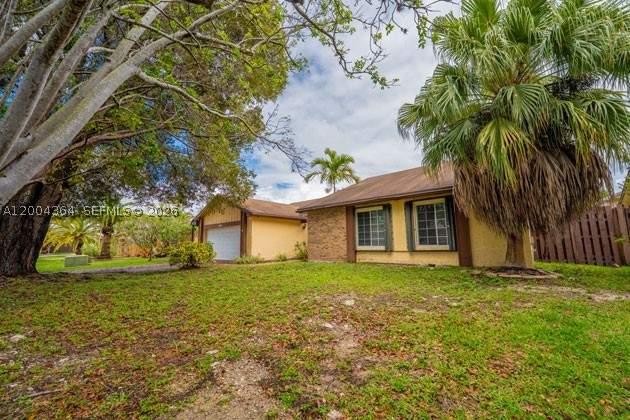 4 bedroom SingleFamilyResidence at 5501 SW 147th Pl, Lakes Of The Meadow Sec 2, Miami — photo 3