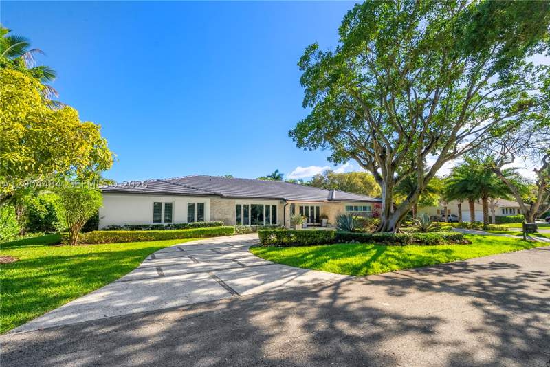 5 bedroom SingleFamilyResidence at 600 Conde Ave, Hammock Heights, Coral Gables — photo 2