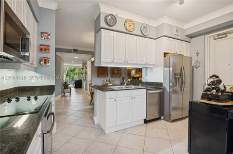 719 Crandon Blvd 310, Key Biscayne FL - photo 7 of 60