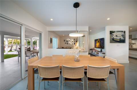861 Harbor Dr, Key Biscayne FL - photo 7 of 35