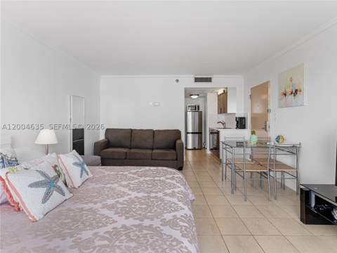 19201 Collins Ave 1109, Sunny Isles Beach FL - photo 8 of 21