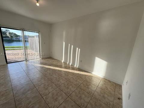 648 SE 32nd Ave 648, Homestead FL - photo 7 of 42