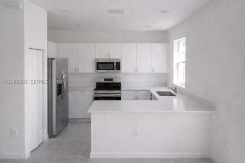 29277 SW 163rd Ct, Homestead FL - photo 9 of 18