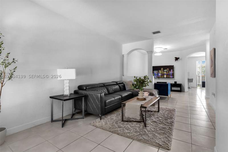 4 bedroom Townhouse at 2583 SE 13th Ct, Keys Garden, Homestead — photo 4