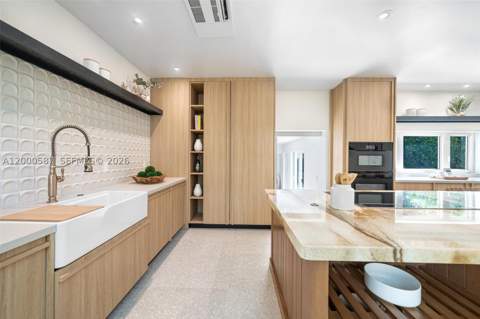 909 Roderigo Ave, Coral Gables FL - photo 9 of 34