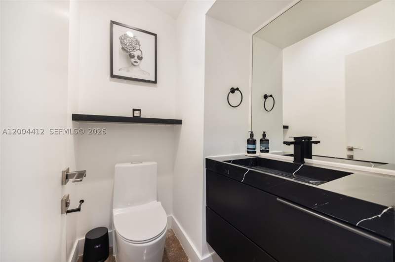 3 bedroom SingleFamilyResidence at 3775 S Le Jeune Rd, Sunshine Vistas, Miami — photo 3