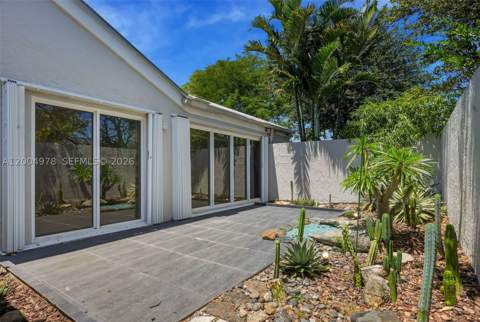 15540 SW 152nd Ter, Miami FL - photo 10 of 55