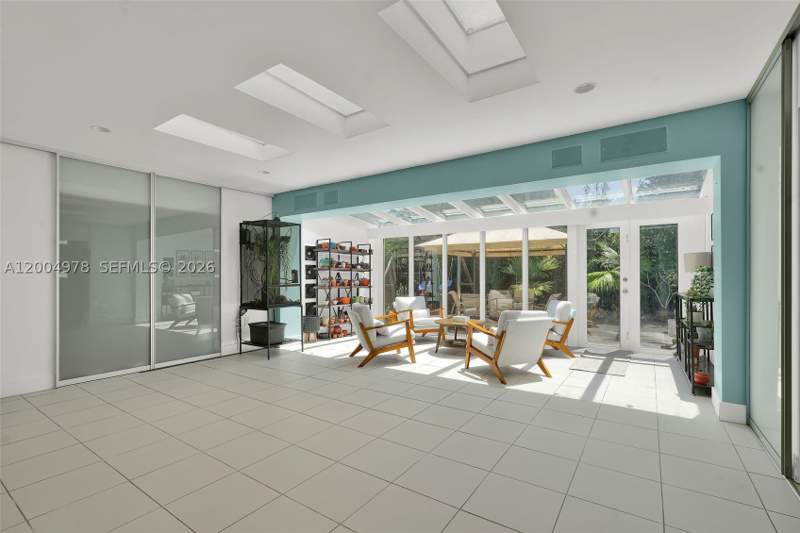 4 bedroom SingleFamilyResidence at 15540 SW 152nd Ter, Weitzer Shauna Meadows SE, Miami — photo 3