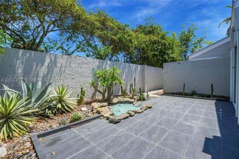 15540 SW 152nd Ter, Miami FL - photo 8 of 55