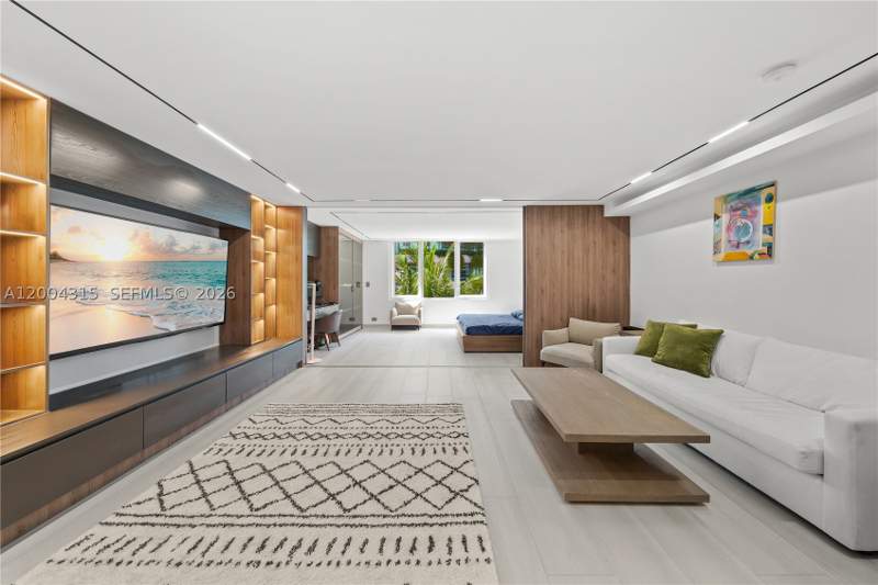 0 bedroom Condominium at 2301 Collins Ave 432, Roney Palace Condo, Miami Beach — photo 3