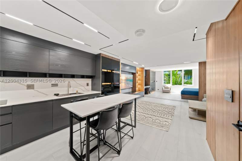 0 bedroom Condominium at 2301 Collins Ave 432, Roney Palace Condo, Miami Beach — photo 4
