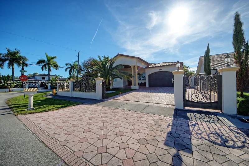 4 bedroom SingleFamilyResidence at 3190 SW 133rd Ct, Blanc Estates, Miami — photo 4