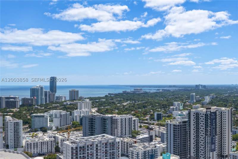 2 bedroom Condominium at 88 SW 7th St 3710, Rise Condo, Miami — photo 2