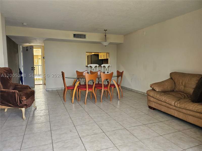 2 bedroom Condominium at 8005 SW 107th Ave 305, The Horizons Condo #6, Miami — photo 5