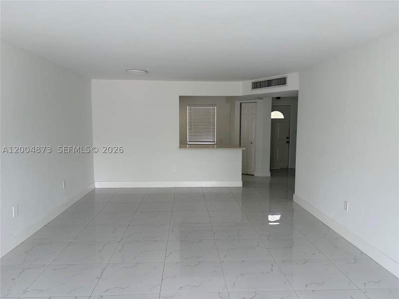 2 bedroom Condominium at 1401 NE 191st St D201, Rolling Green Condo D, Miami — photo 3