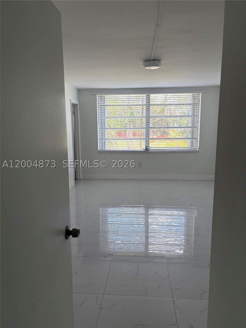 2 bedroom Condominium at 1401 NE 191st St D201, Rolling Green Condo D, Miami — photo 4