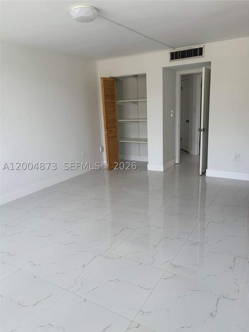 2 bedroom Condominium at 1401 NE 191st St D201, Rolling Green Condo D, Miami — photo 5