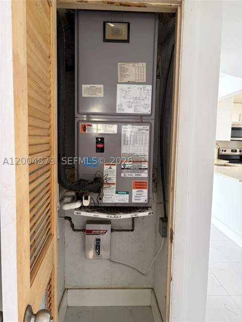 1401 NE 191st St D201, Miami FL - photo 7 of 9
