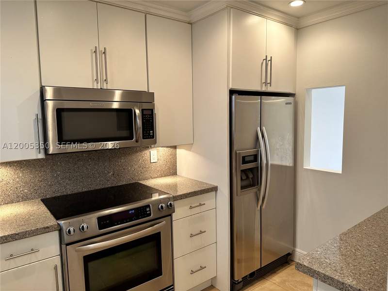 2 bedroom Condominium at 1250 Lincoln Rd 406, Lincoln West Gardens Cond, Miami Beach — photo 2