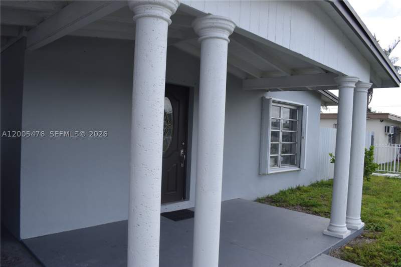 3 bedroom SingleFamilyResidence at 841 Hialeah Dr, Essex Village-Third Addit, Hialeah — photo 2