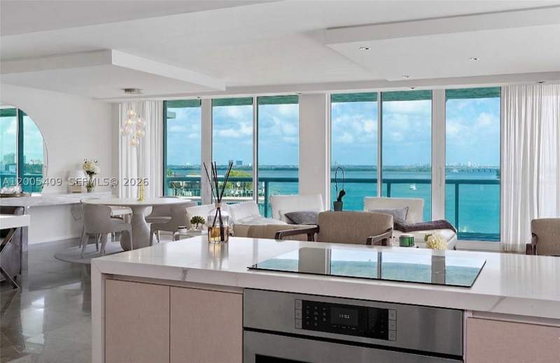 3 bedroom Condominium at 10 Venetian Way 804, The Grand Venetian Condo, Miami Beach — photo 3
