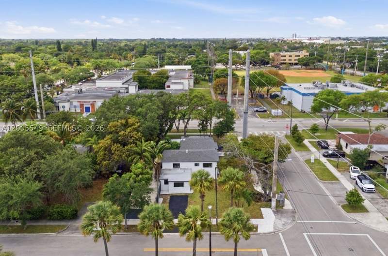 7 bedroom SingleFamilyResidence at 1810 NE 161st St, Fulford Heights, North Miami Beach — photo 4
