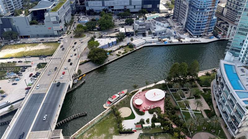 1 bedroom Condominium at 350 S Miami Ave 3608, Wind Condo, Miami — photo 2