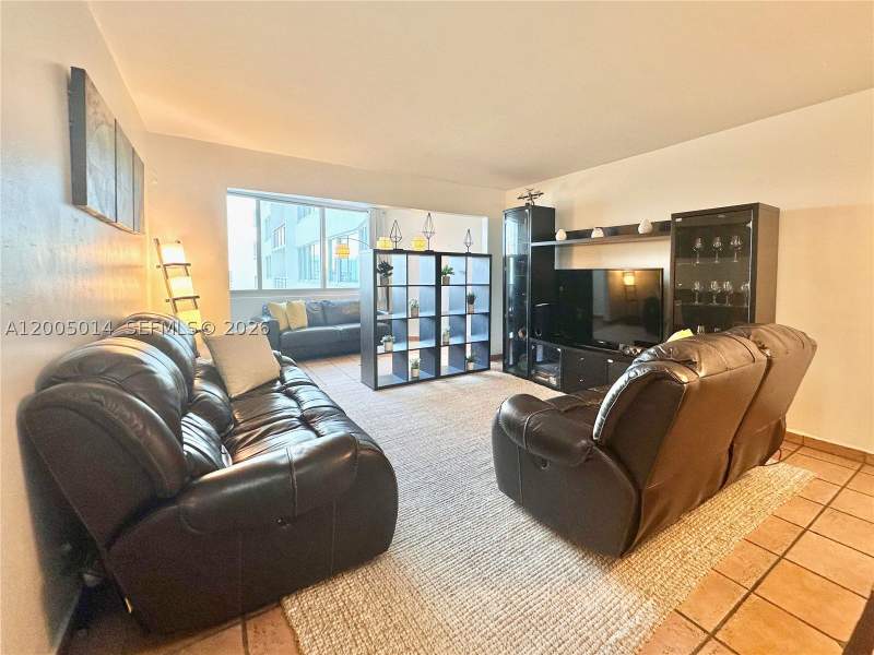 1 bedroom Condominium at 7135 Collins Ave 811, Burleigh House Condo, Miami Beach — photo 2