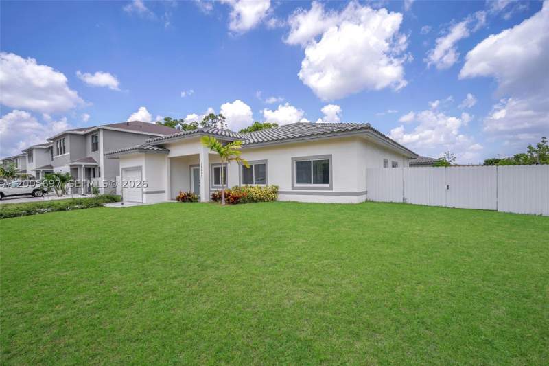 4 bedroom SingleFamilyResidence at 12901 SW 265th St, Dixie Heights, Homestead — photo 2