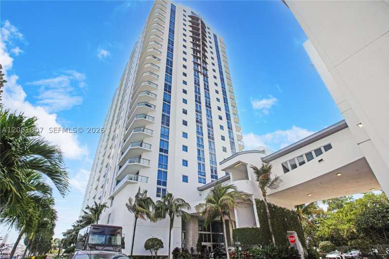 2 bedroom Condominium at 17111 Biscayne Blvd 2008, Marina Palms Residences S, North Miami Beach — photo 1