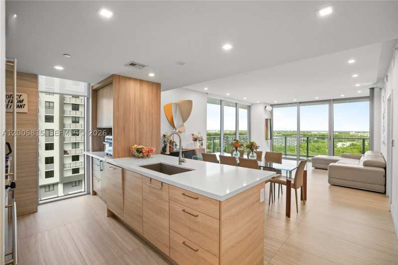 3 bedroom Condominium at 16385 Biscayne Blvd 1601+2 Parkings, The Harbour North Condo, North Miami Beach — photo 1