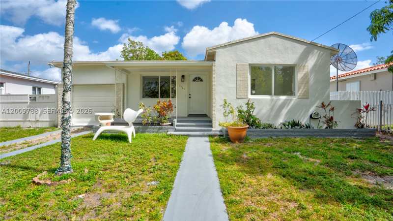 3 bedroom SingleFamilyResidence at 1921 NE 158th St, Fulford Homes, North Miami Beach — photo 1