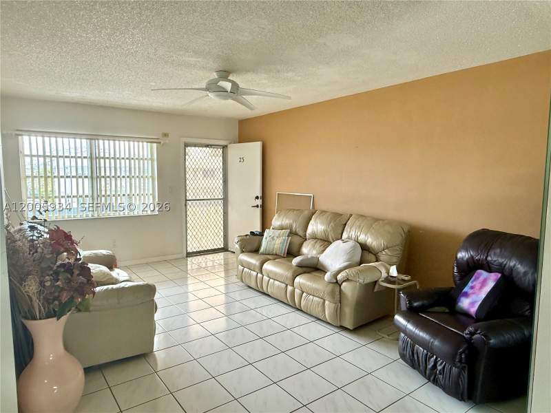 1 bedroom Condominium at 11 NE 204th St 23, Ro-Mont Gardens Andover C, Miami Gardens — photo 4