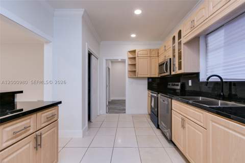 840 NE 182nd Ter, North Miami Beach FL - photo 13 of 35