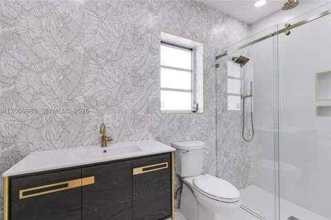 840 NE 182nd Ter, North Miami Beach FL - photo 15 of 35
