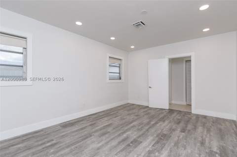 840 NE 182nd Ter, North Miami Beach FL - photo 20 of 35