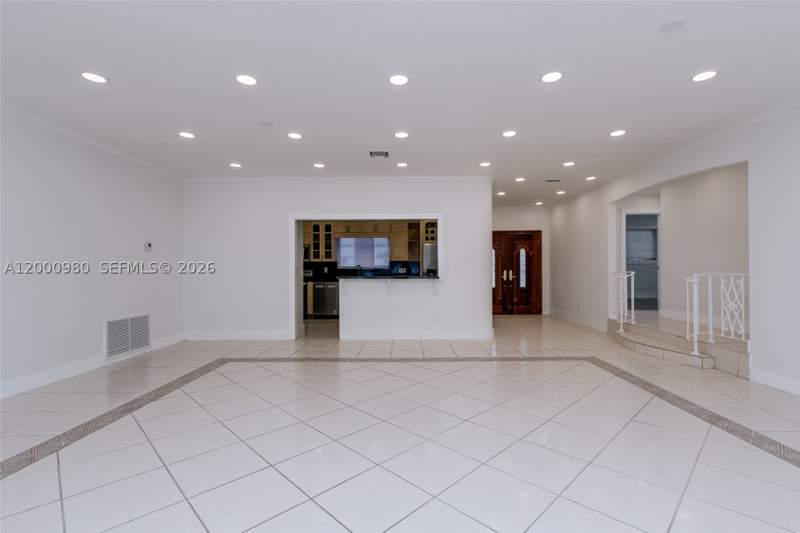 4 bedroom SingleFamilyResidence at 840 NE 182nd Ter, Pickwick Lake Estates Sec, North Miami Beach — photo 5