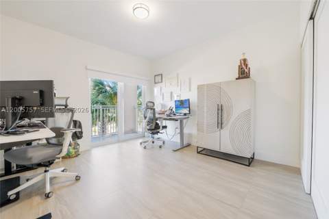 120 Salamanca Ave 2A, Coral Gables FL - photo 13 of 18