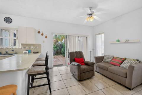 16624 NW 73rd Ct 16624, Miami Lakes FL - photo 12 of 40