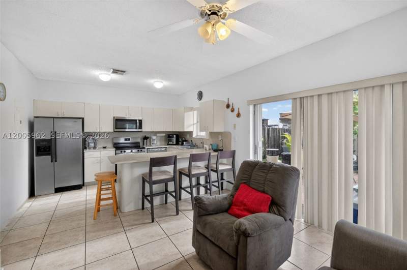3 bedroom Condominium at 16624 NW 73rd Ct 16624, Paseos At Miami Lakes, Miami Lakes — photo 4
