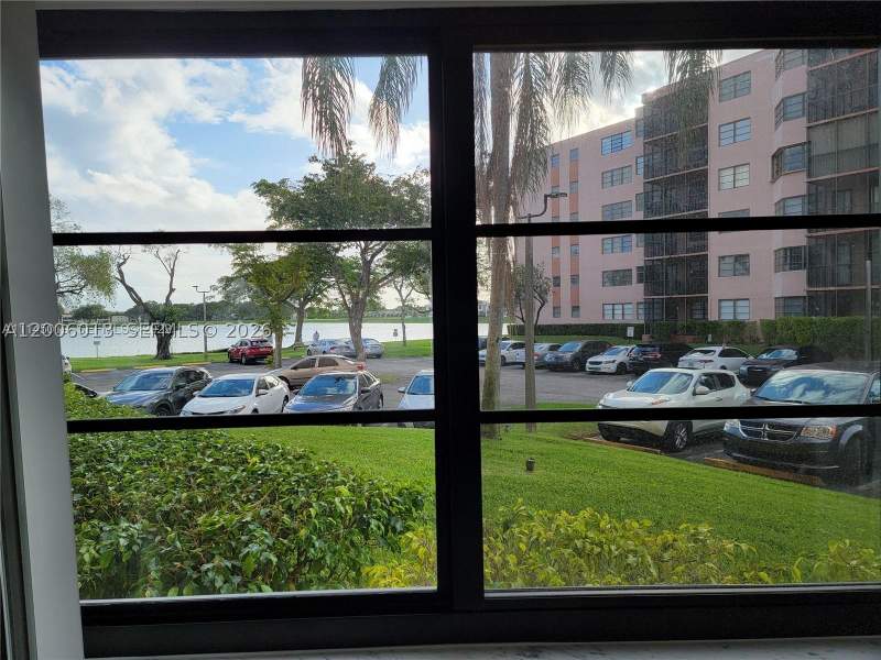 2 bedroom Condominium at 20840 San Simeon Way 209, Lake View Of Calif Club C, Miami — photo 2