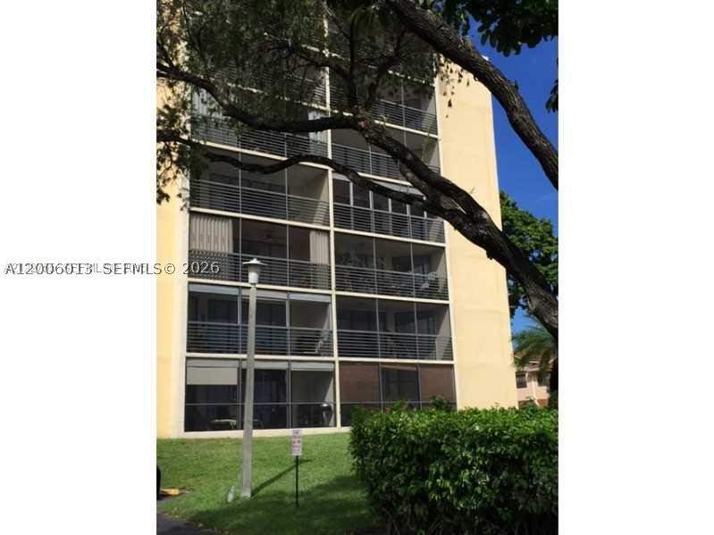 2 bedroom Condominium at 20840 San Simeon Way 209, Lake View Of Calif Club C, Miami — photo 3