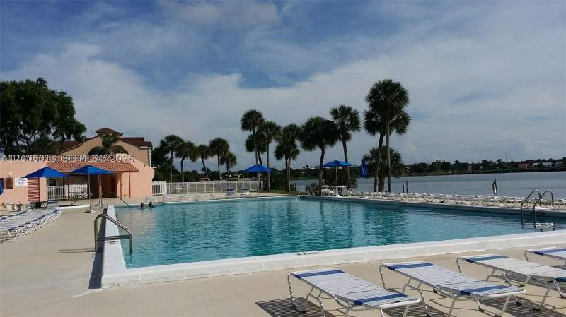 2 bedroom Condominium at 20840 San Simeon Way 209, Lake View Of Calif Club C, Miami — photo 5