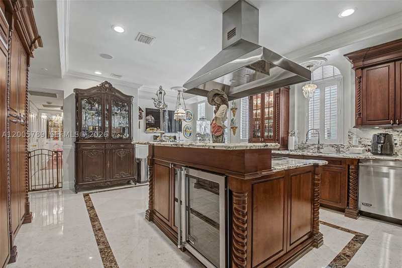3 bedroom Condominium at 600 Coral Way 5, Segovia Tower Condo, Coral Gables — photo 1
