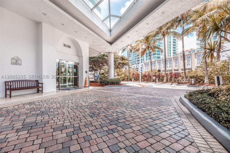2 bedroom Condominium at 16500 Collins Ave 655, Oceania V Condo, Sunny Isles Beach — photo 2