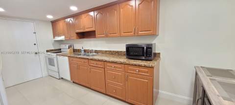 18011 Biscayne Blvd 402, Aventura FL - photo 6 of 55