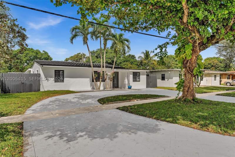 4 bedroom SingleFamilyResidence at 12680 N Miami Ave, Overbrook Shores, North Miami — photo 2